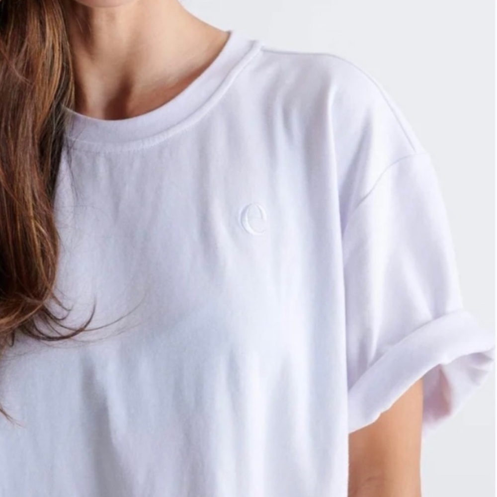 EMMA KNUDSEN • The Perfect T-Shirt Dress in White - Picture 9 of 9